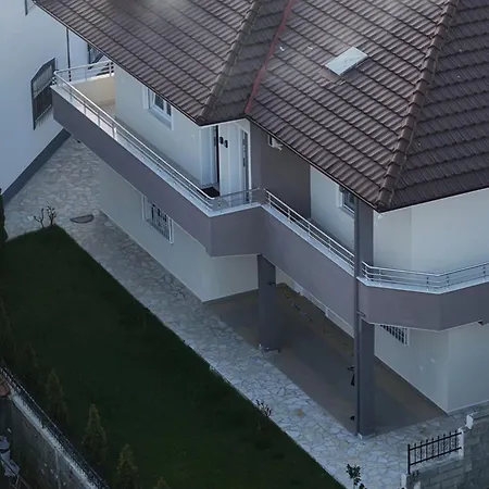 The Swan Nest 2 * פוגרדץ